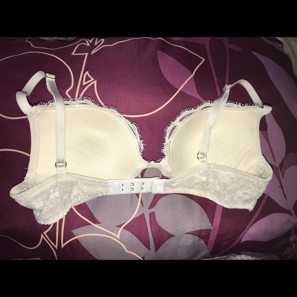 Victoria’s Secret Push Up White Lacey Bra 32B - Picture 3 of 3